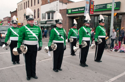 Optimists Alumni baritones (Uxbridge Santa parade, 2011)
Photo by Eric McConachie
Keywords: 2011