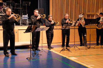Kevin Matthew, Jim Gardiner, Reg Densmore, Dave Bruce, ?, ?, K-W Hot Jazz Ensemble (Simcoe, 2011)
Photo by Eric McConachie
Keywords: 2011