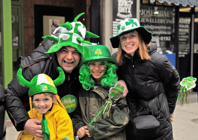 Some of the spectators (Toronto St Pats parade, 2011)
Photo by David Johns
Keywords: 2011