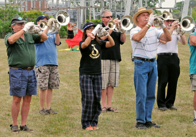 Optimists Alumni rehearsing (Waterloo, 2011)
Photo by Eric McConachie
Keywords: 2011