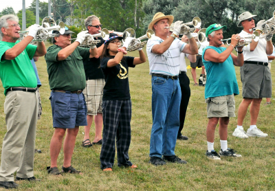 Optimists Alumni rehearsing (Waterloo, 2011)
Photo by Eric McConachie
Keywords: 2011