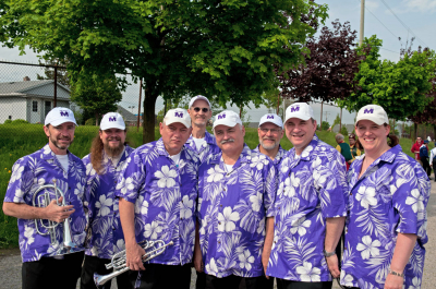 London Midlanders Alumni before the parade (Woodstock, 2011)
Photo by David Johns
Keywords: 2011