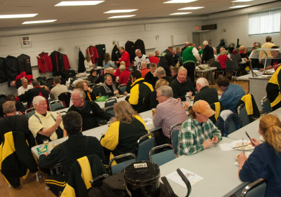 The corps eating at the Legion (Fenelon Falls Santa Parade, 2012)
Photo by Eric McConachie
Keywords: 2012