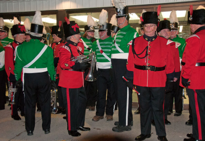 Optimists Alumni and Toronto Signals (Fenelon Falls Santa Parade, 2012)
Photo by Eric McConachie
Keywords: 2012