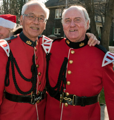 Kenny Lumb and Gord O'Halloran (Guelph Santa parade, 2012)
Photo by Eric McConachie
Keywords: 2012