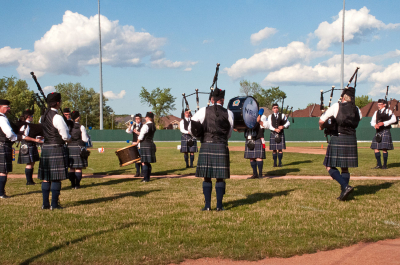 Massed Pipe Bands  (Welland, 2012)
Photo by Eric McConachie
Keywords: 2012