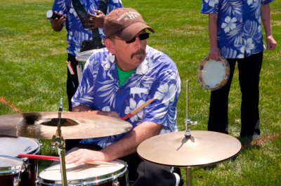 Doug Darwin with Midlanders Alumni (Woodstock, 2012)
Photo by Eric McConachie
Keywords: 2012