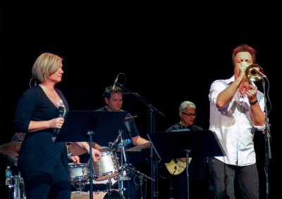 Al Chez Concert (Kitchener, 2013)
Photo by Arris van Dyk
Keywords: 2013