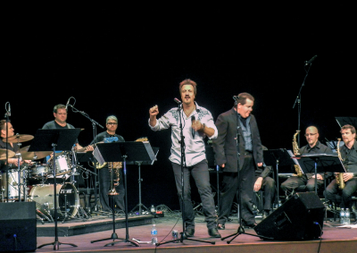 Al Chez Concert (Kitchener, 2013)
Photo by Arris van Dyk
Keywords: 2013