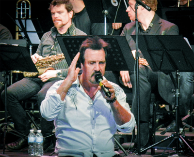 Al Chez Concert (Kitchener, 2013)
Photo by Arris van Dyk
Keywords: 2013