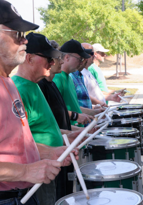 Optimists Alumni rehearsing (Annapolis, 2013)
Photo by Eric McConachie
Keywords: 2013