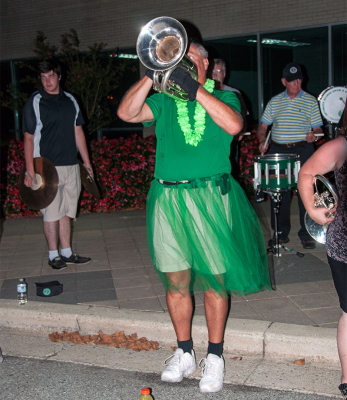 Mike rehearsing in his green tutu (Annapolis, 2013)
Photo by Eric McConachie
Keywords: 2013