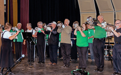 Optimists Alumni rehearsing (London, 2013)
Photo by Eric McConachie
Keywords: 2013