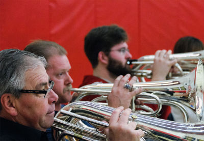 Optimists Alumni rehearsing (Kitchener rehearsal, 2013)
Photo by Eric McConachie
Keywords: 2013