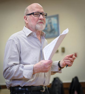 Barry teaching "Spiderman" (Jan, 2014)
Photo by David Johns
Keywords: 2014