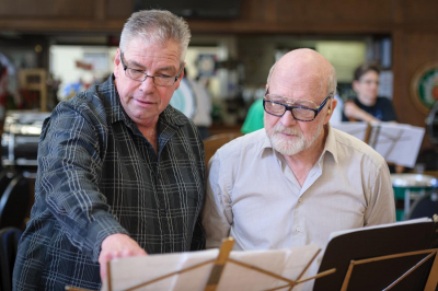 Dave Bruce & Barry Bell (May, 2014)
Photo by David Johns
Keywords: 2014