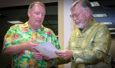 Ric Brown gives award to Ken Taylor (Rochester, 2014)
Photo by Eric McConachie
Keywords: 2014