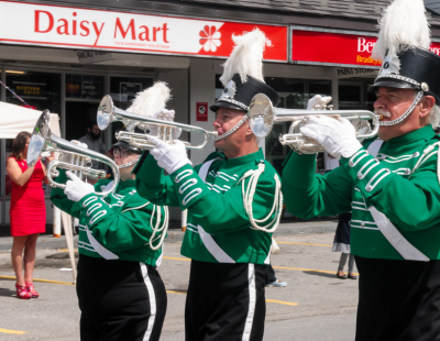 Heather, Doug and Rick (Highland Creek Parade, 2015)
Photo by Eric McConachie
Keywords: 2015