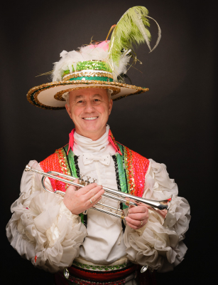 Doug Roblin, Optimists Alumni (Mardi Gras costume, 2016)
Photo by David Johns
Keywords: 2016