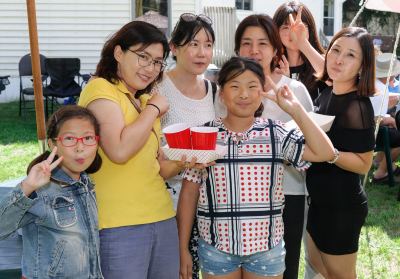 Yun and some of the guests (End of Season BBQ, 2016)
Photo by Dave Johns
Keywords: 2016