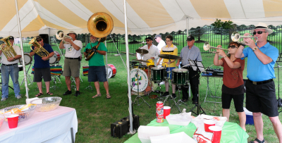Optimists Alumni and Northstar playing together (End of Season BBQ, 2016)
Photo by Eric McConachie
Keywords: 2016
