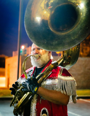 Keith Dearlove, Optimists Alumni performing at the hotel (Soundsport. Indianapolis, 2016)
Photo by David Johns
Keywords: 2016