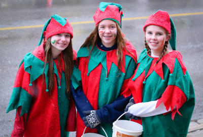 Young Ladies collecting for the Food Bank (Acton Santa Claus parade, 2016)
Photo by David Johns
Keywords: 2016