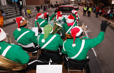 Optimists Alumni on the way to the start of the parade (Brampton Santa Claus parade, 2016)
Photo by David Johns
Keywords: 2016