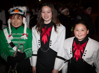 Soo and her daughters, Laura and Lindsay (Brantford Santa Claus parade, 2016) 
Photo by David Johns
Keywords: 2016