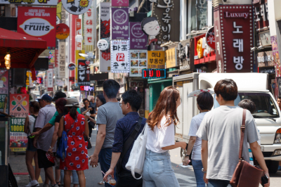 Downtown Seoul (Seoul, South Korea, 2017)
Photo by Bob Carell
Keywords: 2017