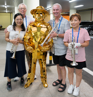 Kimiko, Brian, Mirror Man, Doug and Soo (Jeju, 2017)
Photo by David Johns
Keywords: 2017