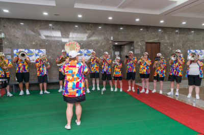 Optimists Alumni performing inside the City Hall (Seongnam City Hall, South Korea, 2017)
Photo by David Johns
Keywords: 2017