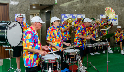 Optimists Alumni playing in the foyer of the Seongnam City Hall (Seongnam, South Korea, 2017)
Photo by David Johns
Keywords: 2017
