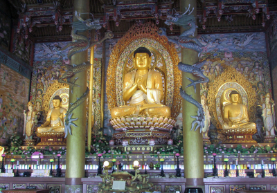 Inside the Yakchunsa Buddhist Temple (Jeju, Seogwipo, South Korea)
Photo by Keith Dearlove
Keywords: 2017