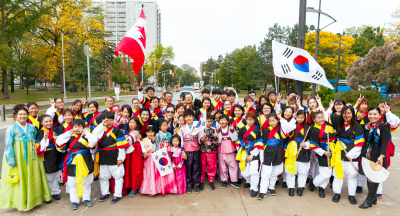 Korean contingent with Soo and Yun (Oktoberfest, 2017)
Photo by David Johns
Keywords: 2017