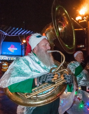 Keith and Mike, Optimists Alumni (Brampton, Santa Claus Parade, 2017)
Photo by Eric McConachie
Keywords: 2017