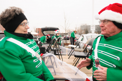 Judy and Lorne, Optimists Alumni (Etobicoke Santa Parade, 2017)
Photo by Eric McConachie
Keywords: 2017