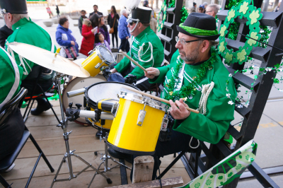 Doug Darwin and Ric Brown, Optimists Alumni (Toronto St Patrick's Day Parade, 2017)
Photo by David Johns
Keywords: 2017