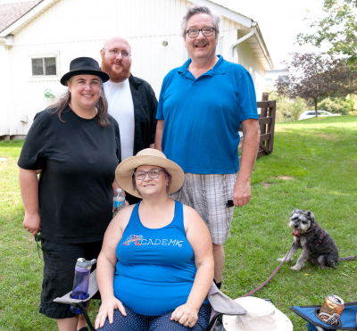 Heather, Liz, Eric and Jim with Becket on the leash (BBQ, 2018)
Photo by David Johns
Keywords: 2018
