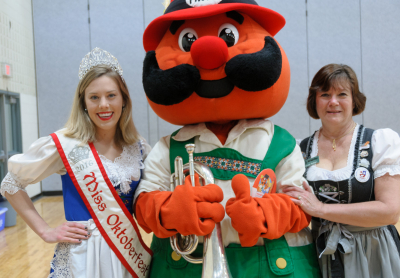 Miss Oktoberfest, Oktoberfest mascot and Mrs Oktoberfest ? (Oktobercorps rehearsal, May 12, 2018)
Photo by Eric McConachie
Keywords: 2018