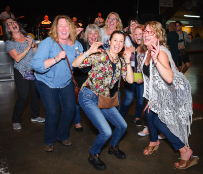 Enjoying the party (Oktobercorps Party, 2018)
Photo by David Johns
Keywords: 2018