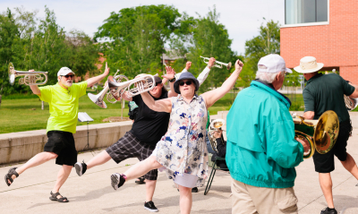 Bob, Liz, Heather, Brian and Mike (Rehearsal, Kitchener, June 10, 2018)
Photo by David Johns
Keywords: 2018