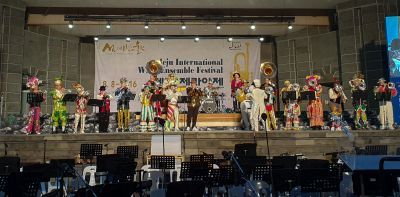 Optimists Alumni (Jeju, South Korea, 2019)
Photo by Laura and Lindsay Weiler
Keywords: 2019