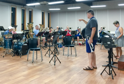 Optimists Alumni's first rehearsal in Jeju (Jeju, South Korea, 2019)
Photo by Laura and Lindsay Weiler
Keywords: 2019