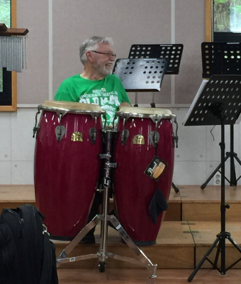 Ken Taylor, Optimists Alumni's first rehearsal in Jeju (Jeju, South Korea, 2019)
Photo by Laura and Lindsay Weiler
Keywords: 2019