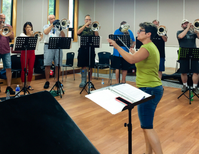 Yvette conducting a rehearsal, Optimists Alumni (Jeju, South Korea, 2019)
Photo by Laura and Lindsay Weiler
Keywords: 2019