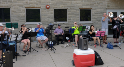 Optimists Alumni rehearsing (Woods BBQ, 2019)
Photo by Eric McConachie
Keywords: 2019