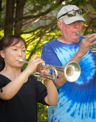 Soo Lee and Barry Woods, Optimists Alumni (Woods BBQ, 2019)
Photo by Eric McConachie
Keywords: 2019