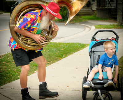 Keith and a kid, Optimists Alumni (Grape Festival, 2019)
Photo by Eric McConachie
Keywords: 2019