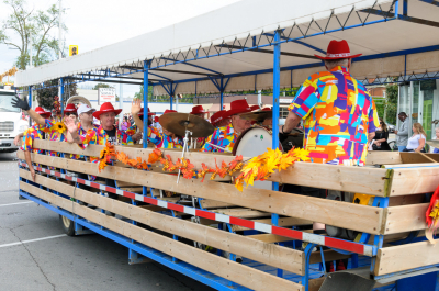 Optimists Alumni (Grape Festival, 2019)
Photo by Eric McConachie
Keywords: 2019